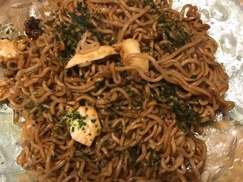 モッツァレラチーズと天かすのソース焼きそば